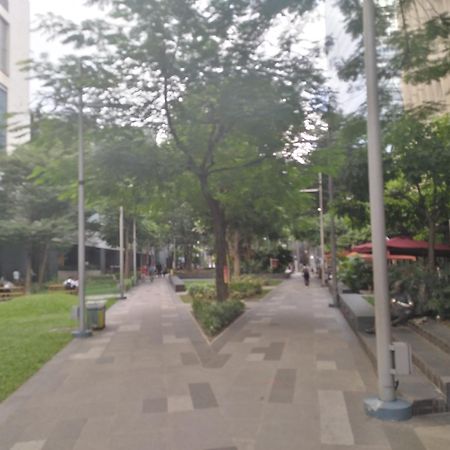 2 Bedrooms Units Forbes Area 5Th Avenue Bgc Center Манила Экстерьер фото