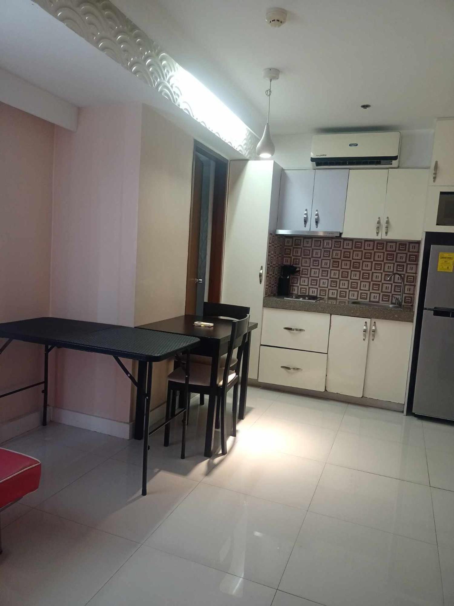 2 Bedrooms Units Forbes Area 5Th Avenue Bgc Center Манила Экстерьер фото