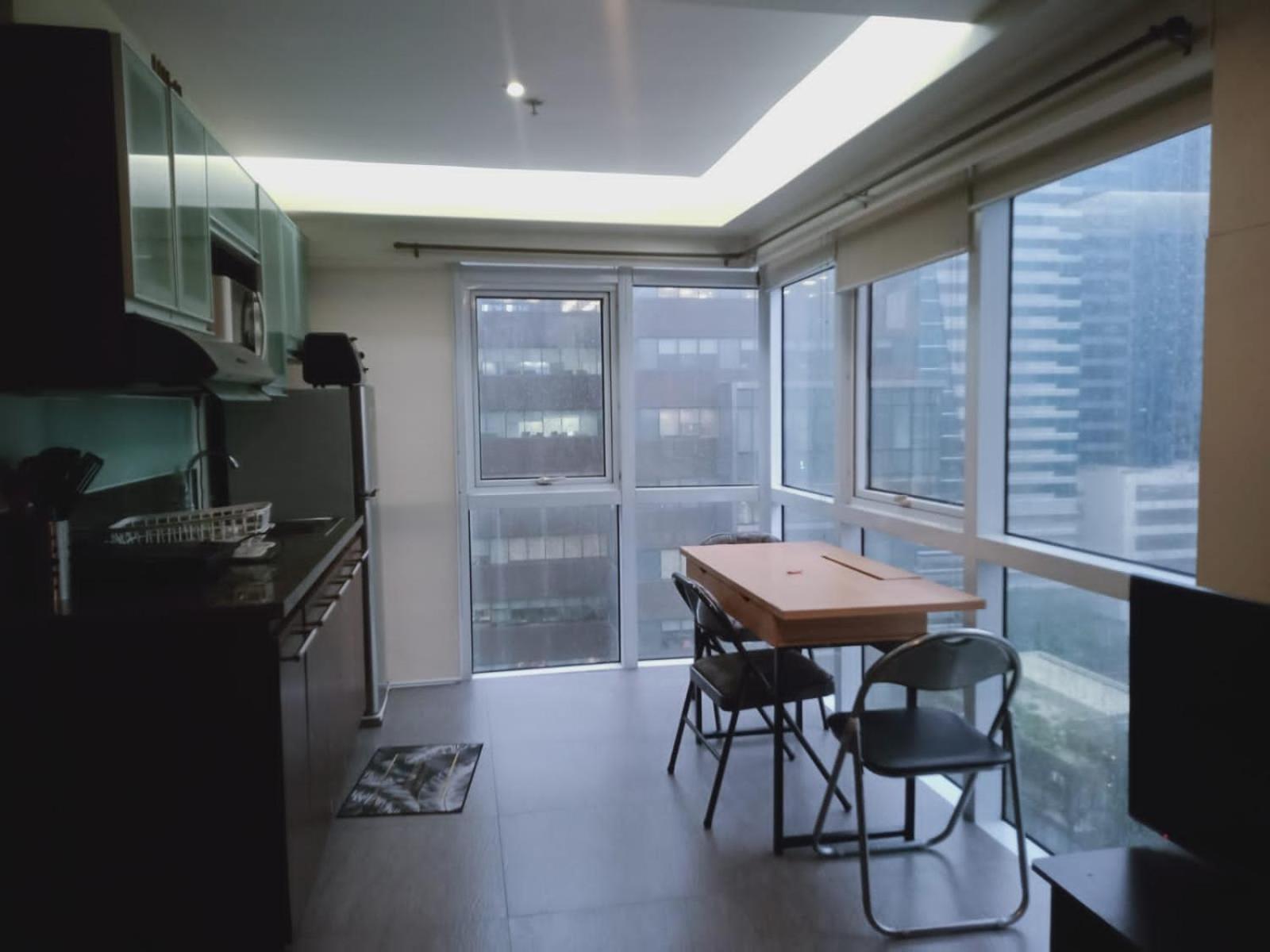 2 Bedrooms Units Forbes Area 5Th Avenue Bgc Center Манила Экстерьер фото
