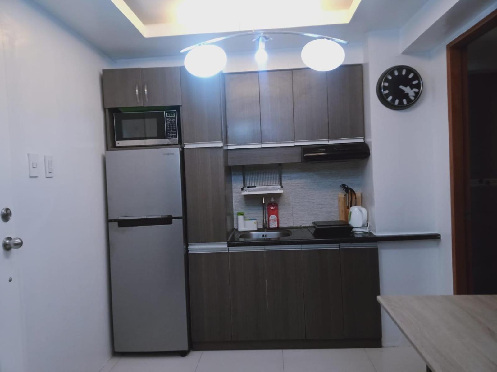 2 Bedrooms Units Forbes Area 5Th Avenue Bgc Center Манила Экстерьер фото