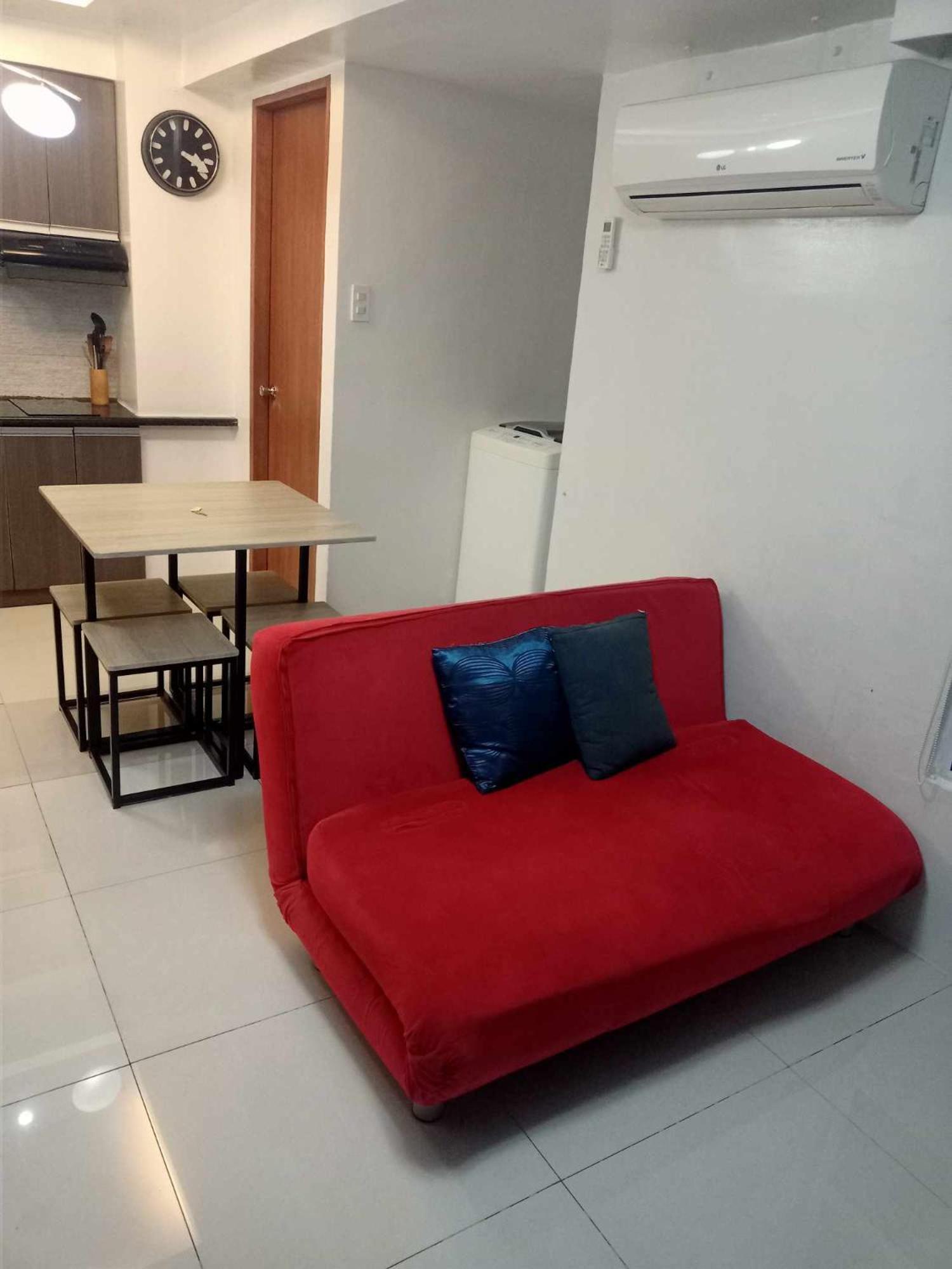 2 Bedrooms Units Forbes Area 5Th Avenue Bgc Center Манила Экстерьер фото