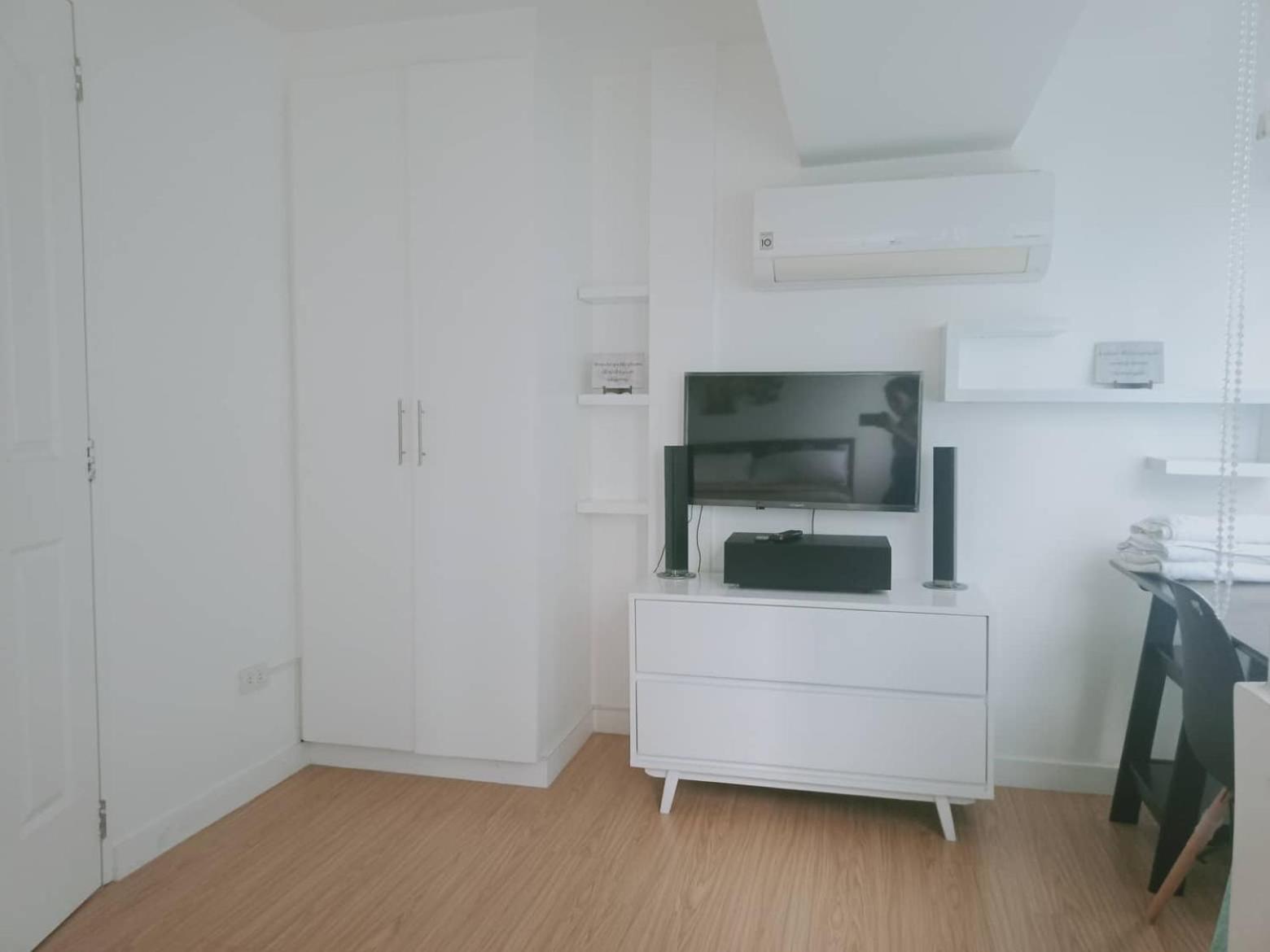 2 Bedrooms Units Forbes Area 5Th Avenue Bgc Center Манила Экстерьер фото