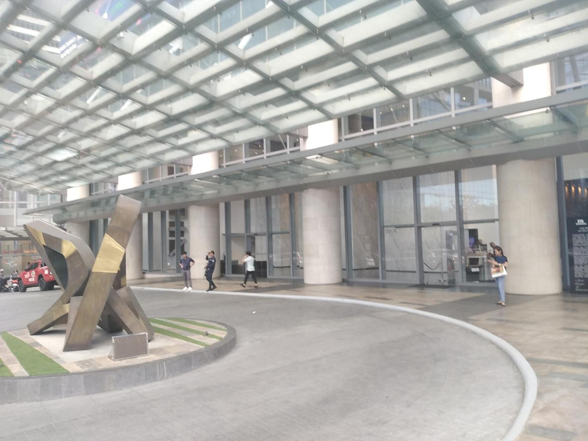 2 Bedrooms Units Forbes Area 5Th Avenue Bgc Center Манила Экстерьер фото