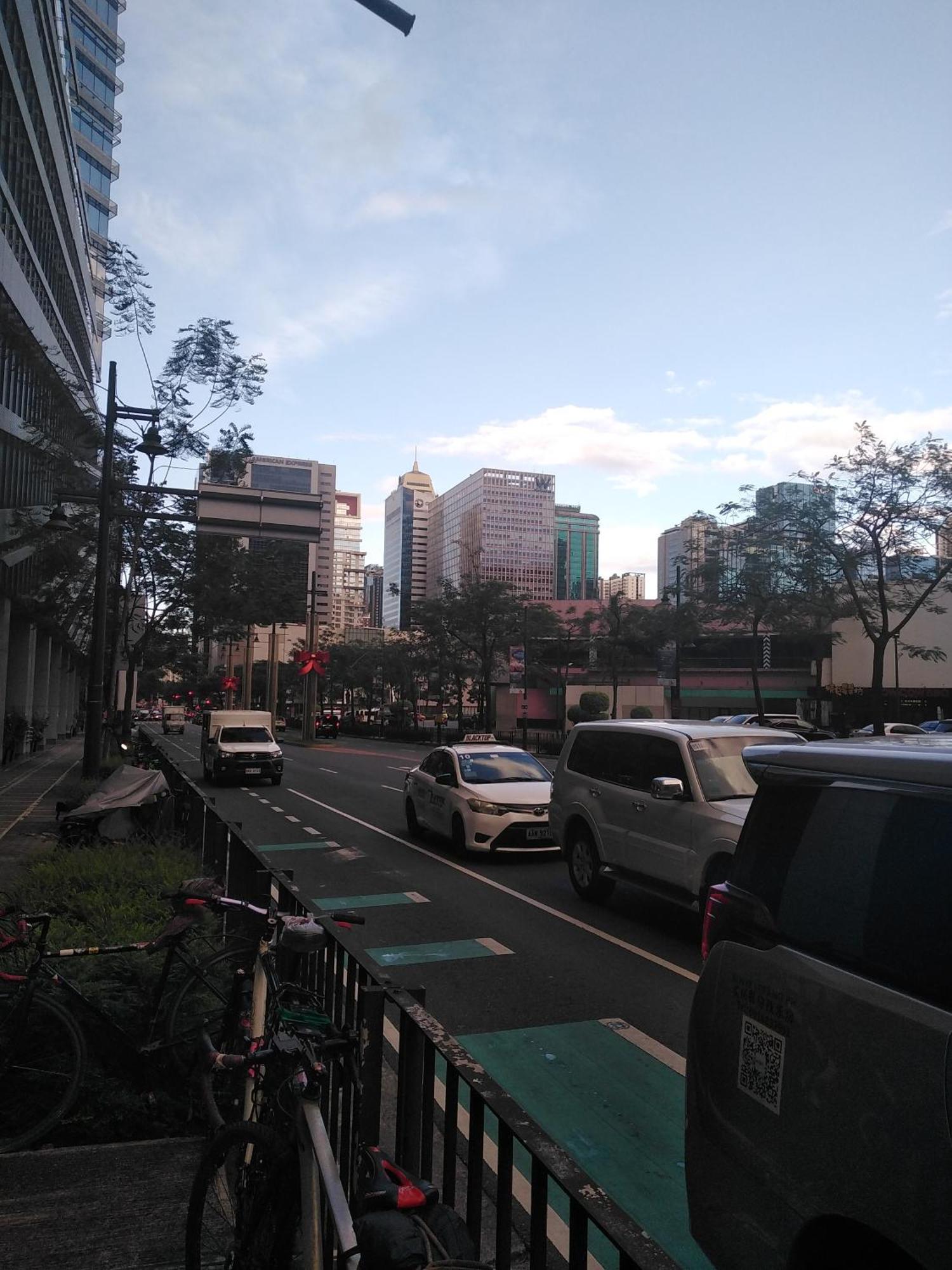 2 Bedrooms Units Forbes Area 5Th Avenue Bgc Center Манила Экстерьер фото