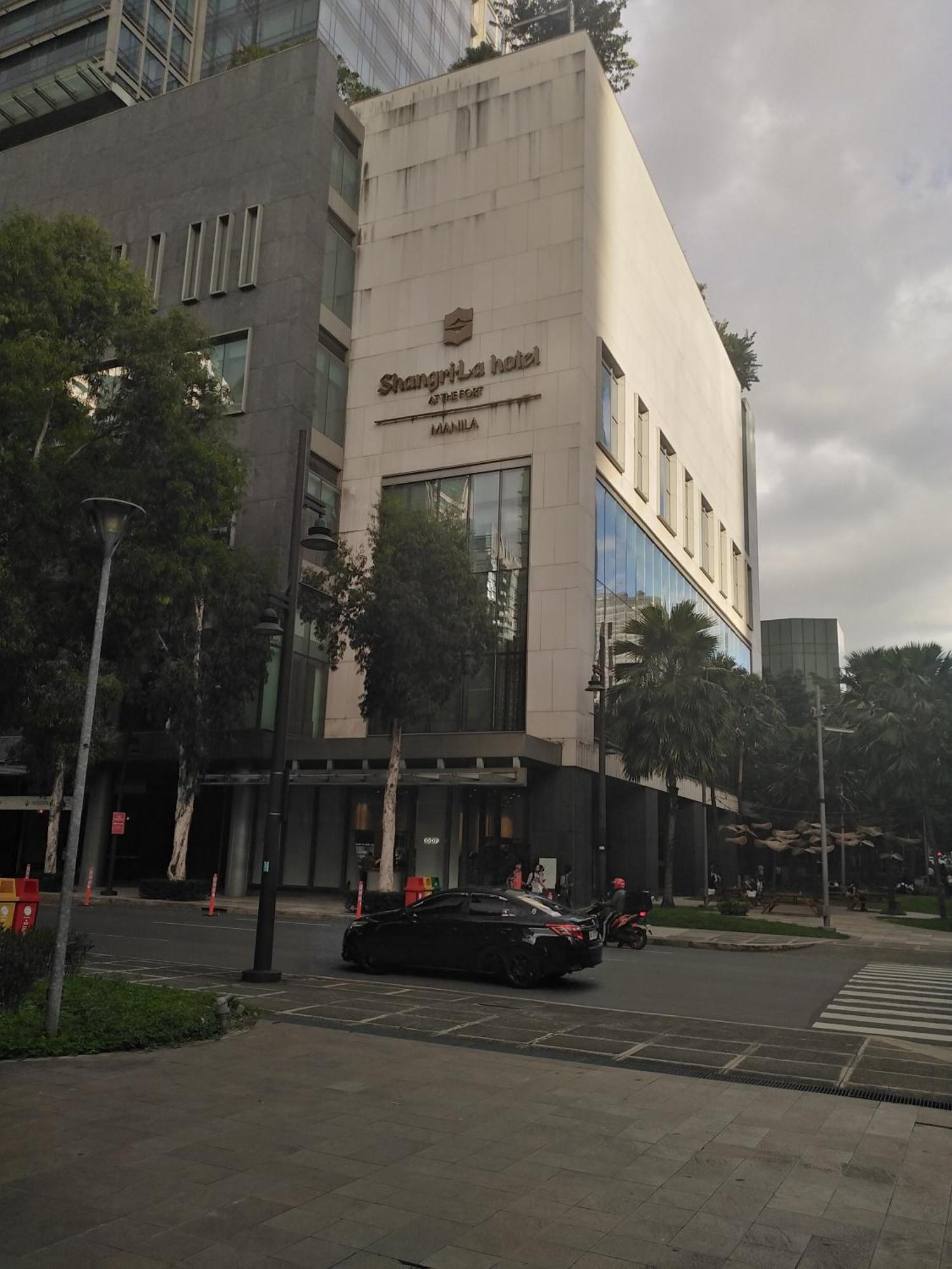 2 Bedrooms Units Forbes Area 5Th Avenue Bgc Center Манила Экстерьер фото